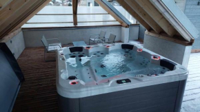Chalet du saut de la bourrique, plain-pied, SPA, terrain clôturé